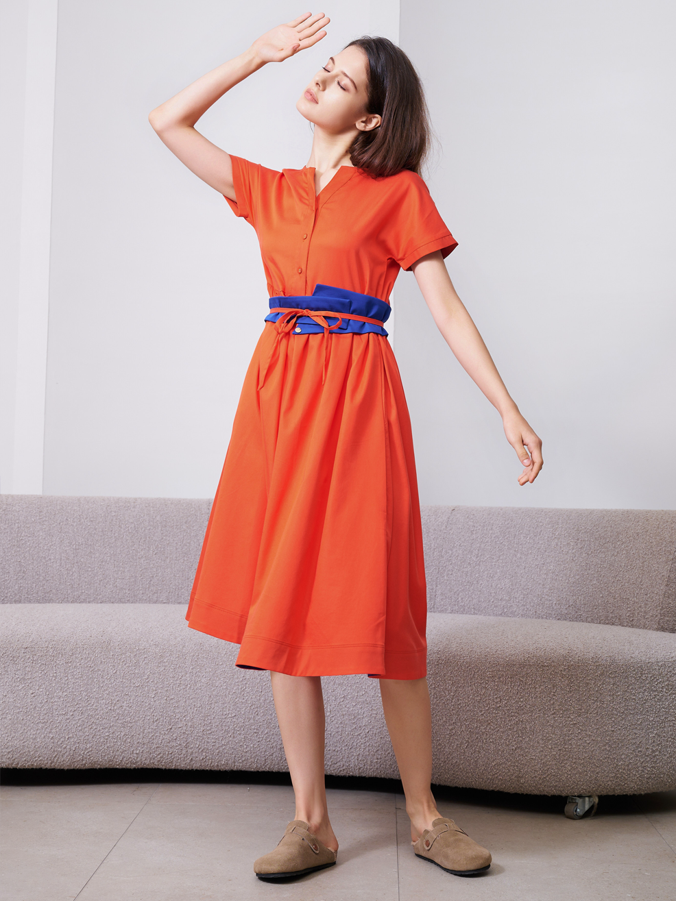 CONTRAST COLOR BELT MIDI DRESS