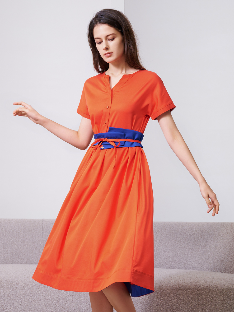 CONTRAST COLOR BELT MIDI DRESS