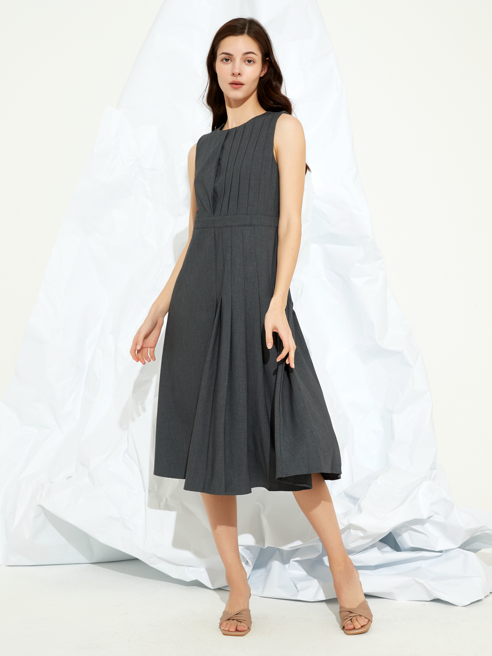 TENCEL PLEATED MIDI DRESS